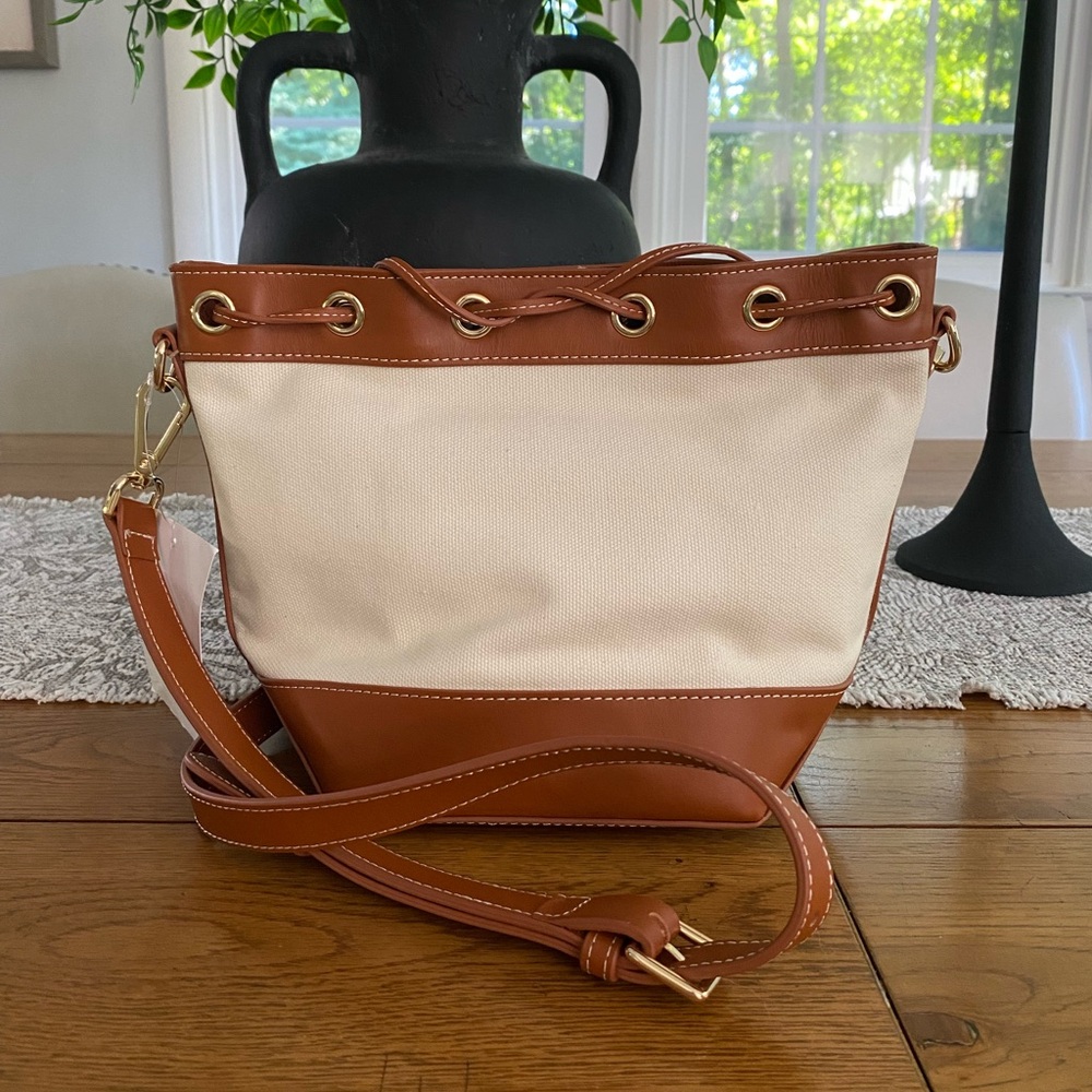 Vineyard Vines Crossbody Bucket Bag